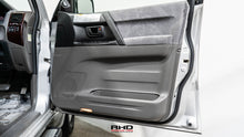 Load image into Gallery viewer, 2001 Pajero Long Exceed Ⅱ