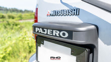 Load image into Gallery viewer, 2001 Mitsubishi Pajero Long Exceed Ⅱ *SOLD*