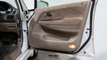 Load image into Gallery viewer, 2000 Honda Odyssey