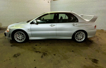 Load image into Gallery viewer, Mitsubishi Lancer Evo 7 (ETA: Landing July)