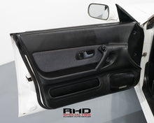 Load image into Gallery viewer, 1989 Nissan Skyline R32 SEDAN *Sold*