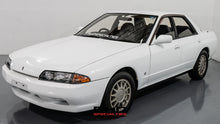 Load image into Gallery viewer, 1989 Nissan Skyline R32 SEDAN *Sold*