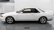 Load image into Gallery viewer, 1990 Nissan Skyline R32 GTST
