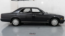 Load image into Gallery viewer, 1991 Nissan Gloria Gran Turismo *SOLD*