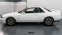 Load image into Gallery viewer, 1990 Nissan Skyline R32 GTST