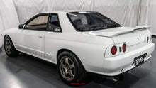 Load image into Gallery viewer, 1990 Nissan Skyline R32 GTST