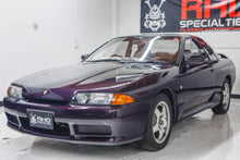 Load image into Gallery viewer, 1992 nissan Skyline GTS-t *SOLD*