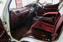 Load image into Gallery viewer, 1990 Toyota Hiace Super Custom Limited *SOLD*