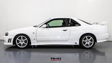 Load image into Gallery viewer, 1998 Nissan Skyline GTT *SOLD*
