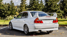 Load image into Gallery viewer, 1998 Mitsubishi Lancer Evolution V
