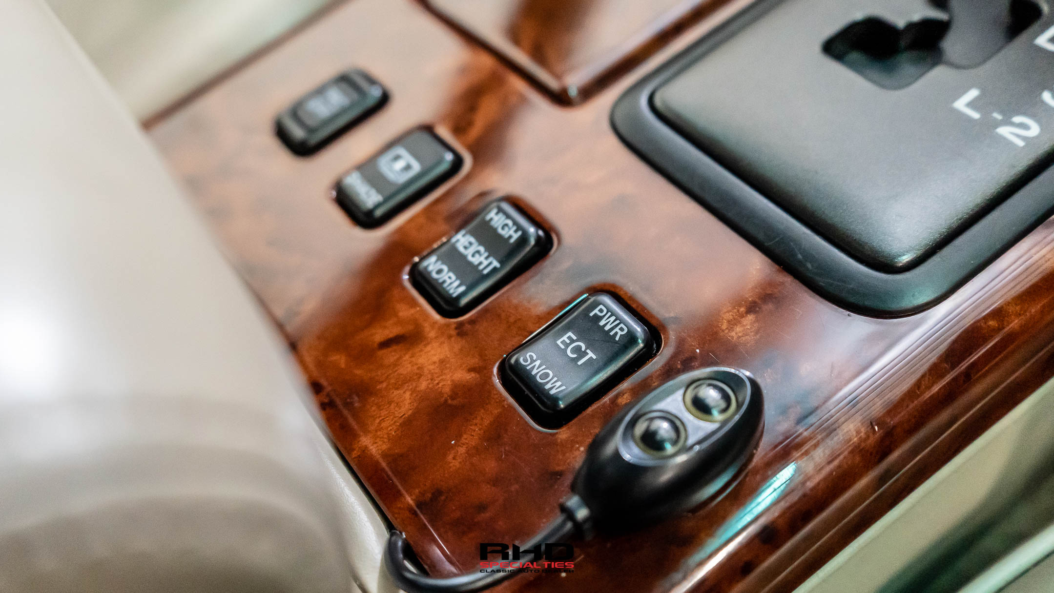 2000 Toyota Crown JDM car for sale — photo 23 of 25