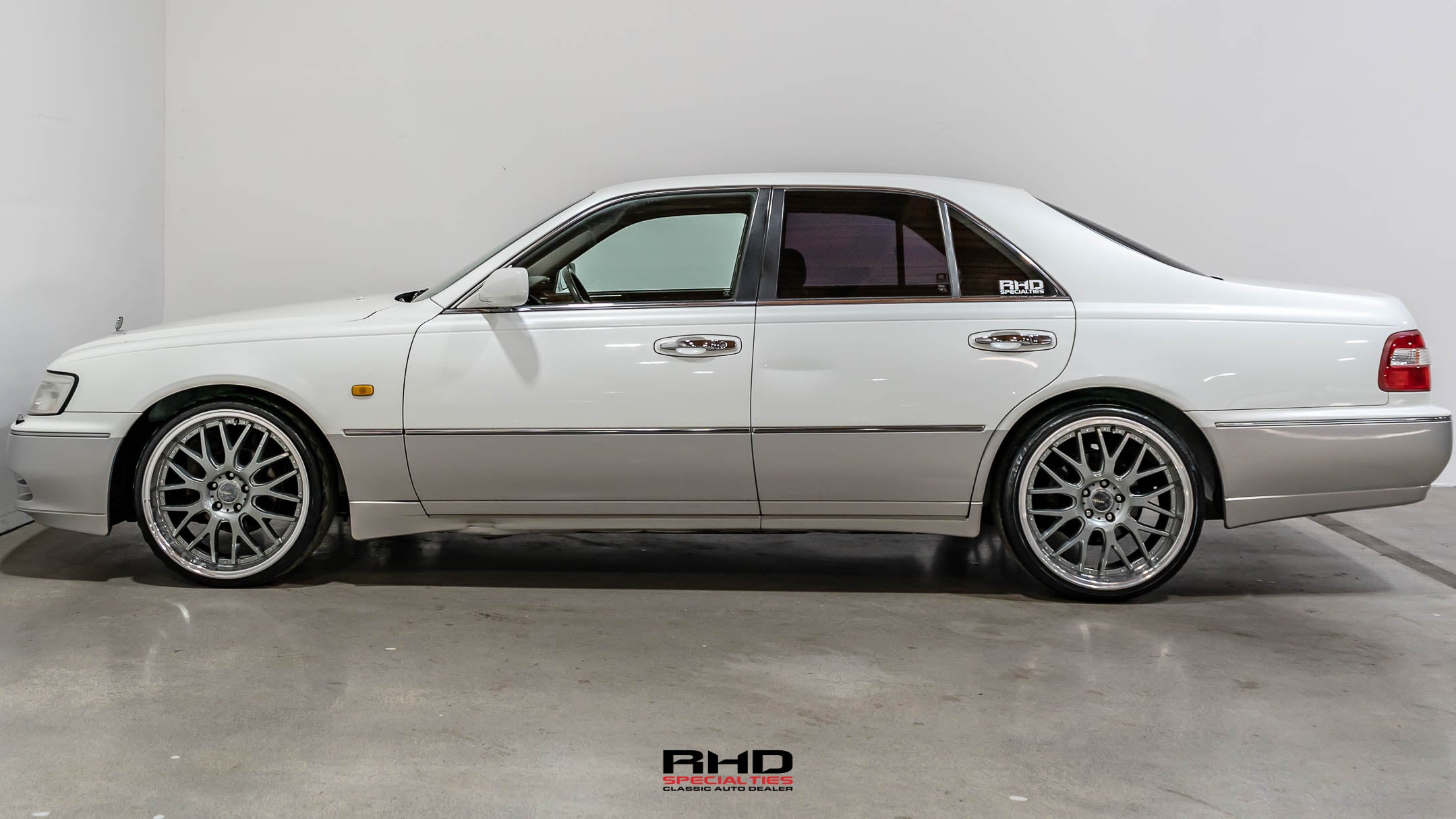1997 Nissan Cima JDM car for sale — photo 5 of 25