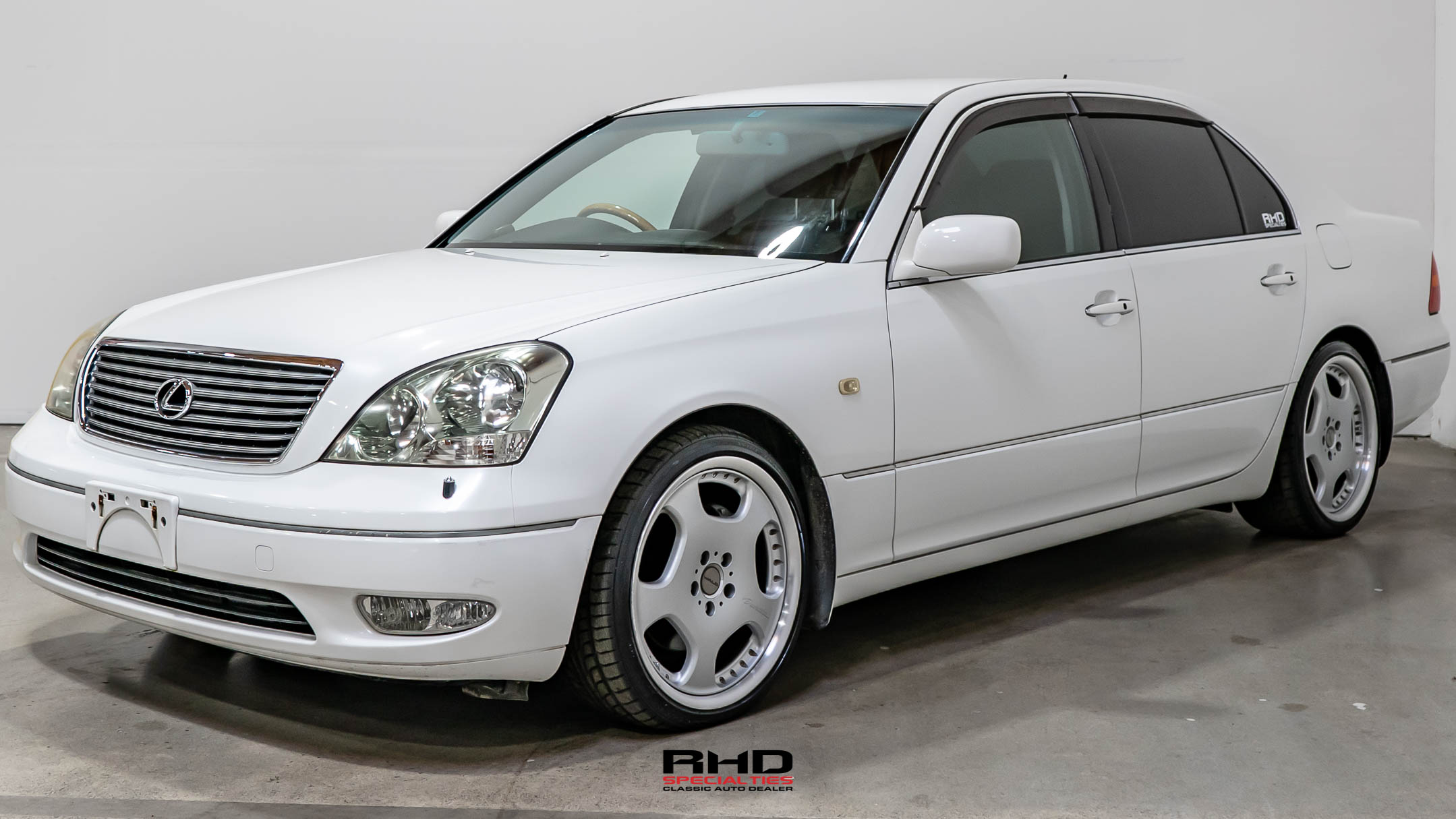 2001 Toyota Celsior JDM car for sale — photo 3 of 25