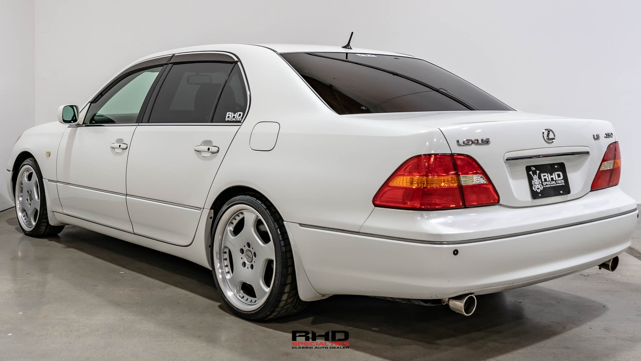 2001 Toyota Celsior JDM car for sale — photo 6 of 25