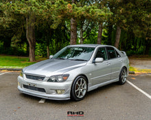 Load image into Gallery viewer, 1998 Toyota Altezza RS200 Z Edition *SOLD*
