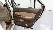 Load image into Gallery viewer, 1998 Honda Legend
