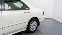 Load image into Gallery viewer, 1998 Honda Legend

