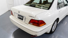 Load image into Gallery viewer, 1998 Honda Legend
