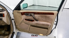 Load image into Gallery viewer, 1999 Toyota Crown Majesta V8

