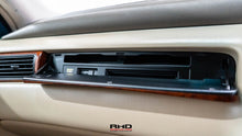 Load image into Gallery viewer, 1999 Toyota Crown Majesta V8
