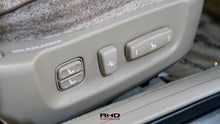 Load image into Gallery viewer, 1999 Toyota Crown Majesta V8

