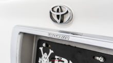 Load image into Gallery viewer, 1999 Toyota Crown Majesta V8
