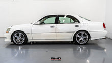 Load image into Gallery viewer, 1999 Toyota Crown Majesta V8
