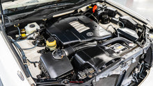 Load image into Gallery viewer, 1999 Toyota Crown Majesta V8
