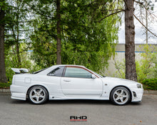Load image into Gallery viewer, 1998 Nissan Skyline GTT *SOLD*
