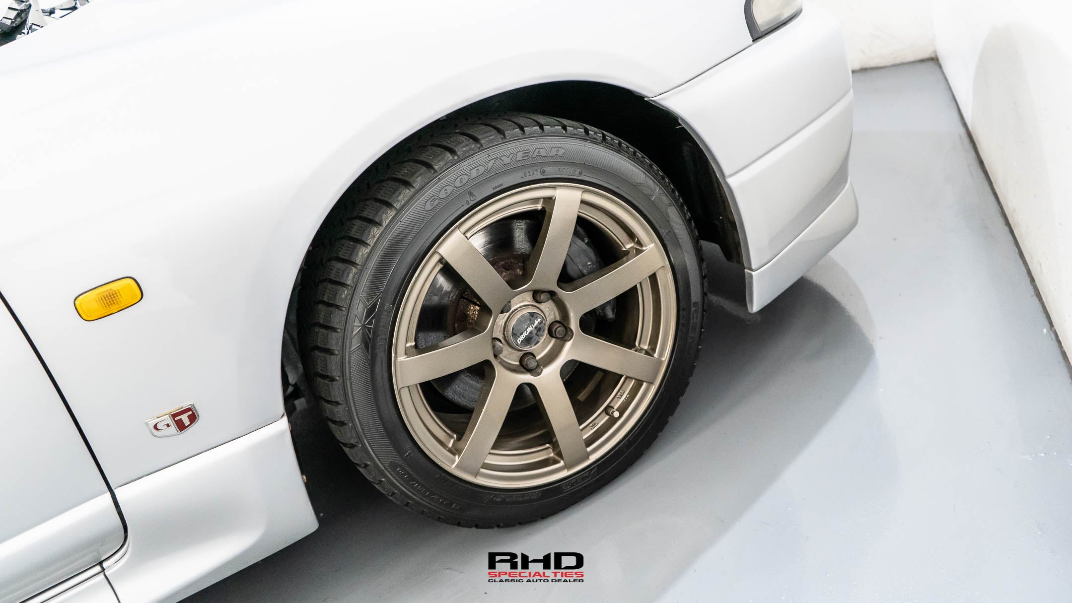 1995 Nissan Skyline JDM car for sale — photo 9 of 25