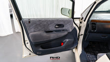 Load image into Gallery viewer, 2000 Honda Odyssey *SOLD*
