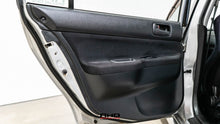 Load image into Gallery viewer, 2001 Mitsubishi Lancer Evolution 7
