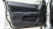 Load image into Gallery viewer, 2001 Mitsubishi Lancer Evolution 7
