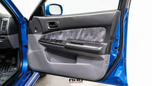 Load image into Gallery viewer, 2000 Nissan Skyline GTT
