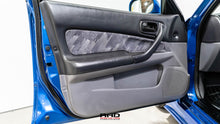 Load image into Gallery viewer, 2000 Nissan Skyline GTT
