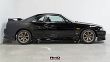 Load image into Gallery viewer, 1996 Nissan Skyline GT25ST
