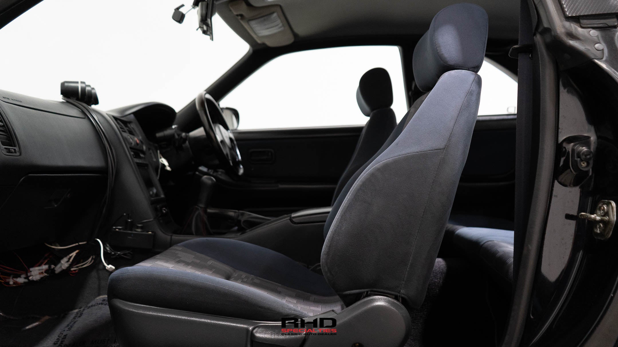 1996 Nissan Skyline JDM car for sale — photo 18 of 24