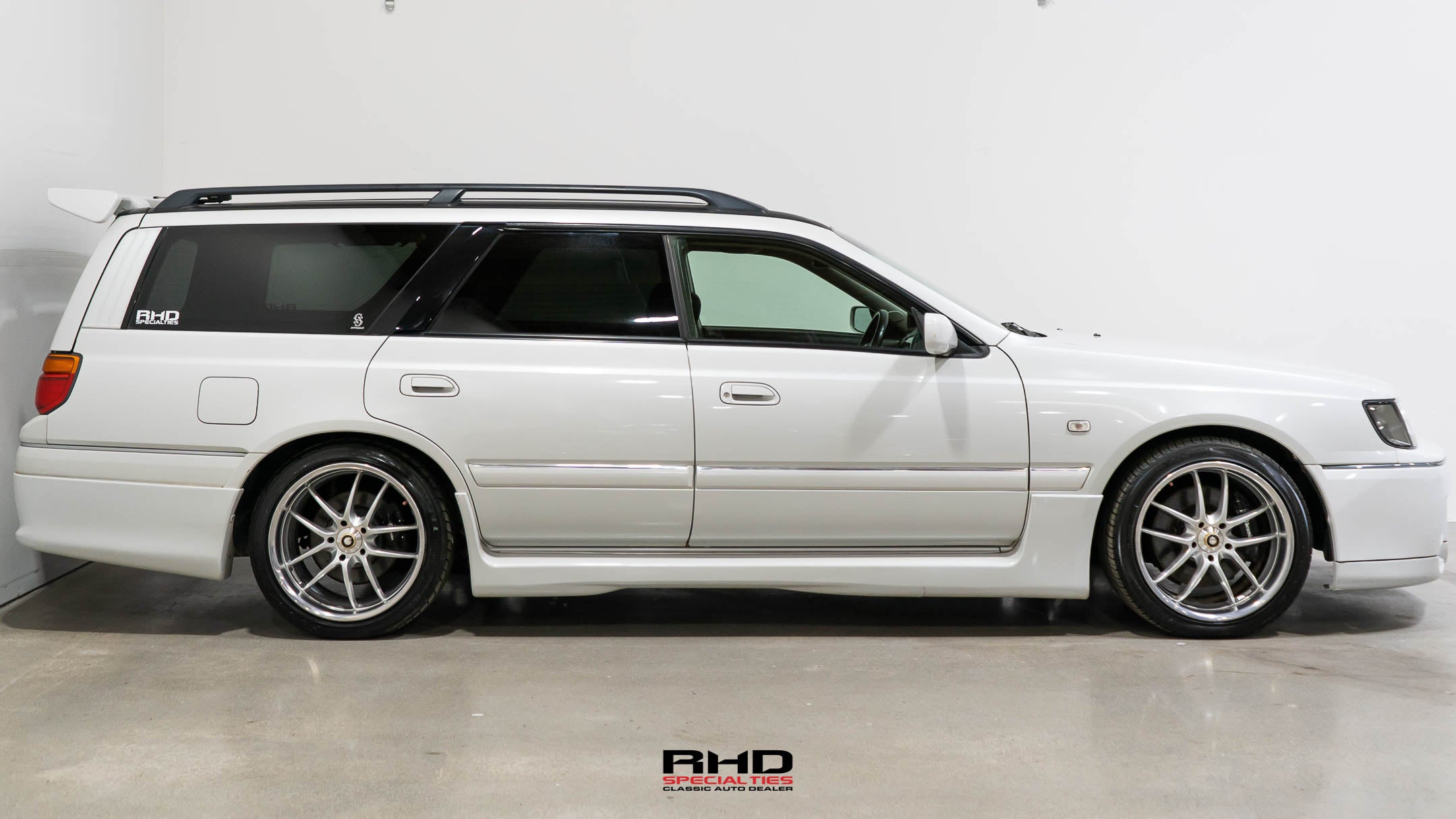 1998 Nissan Stagea JDM car for sale — photo 8 of 25