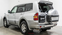 Load image into Gallery viewer, 2001 Mitsubishi Pajero Long Exceed Ⅱ
