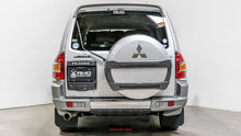 Load image into Gallery viewer, 2001 Mitsubishi Pajero Long Exceed Ⅱ
