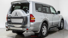 Load image into Gallery viewer, 2001 Mitsubishi Pajero Long Exceed Ⅱ
