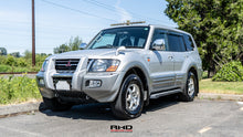 Load image into Gallery viewer, 2001 Mitsubishi Pajero Long Exceed Ⅱ *SOLD*
