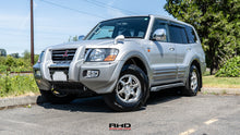Load image into Gallery viewer, 2001 Mitsubishi Pajero Long Exceed Ⅱ *SOLD*
