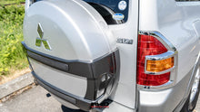 Load image into Gallery viewer, 2001 Mitsubishi Pajero Long Exceed Ⅱ *SOLD*
