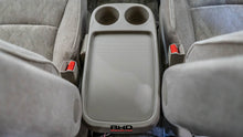 Load image into Gallery viewer, 2000 Honda Odyssey
