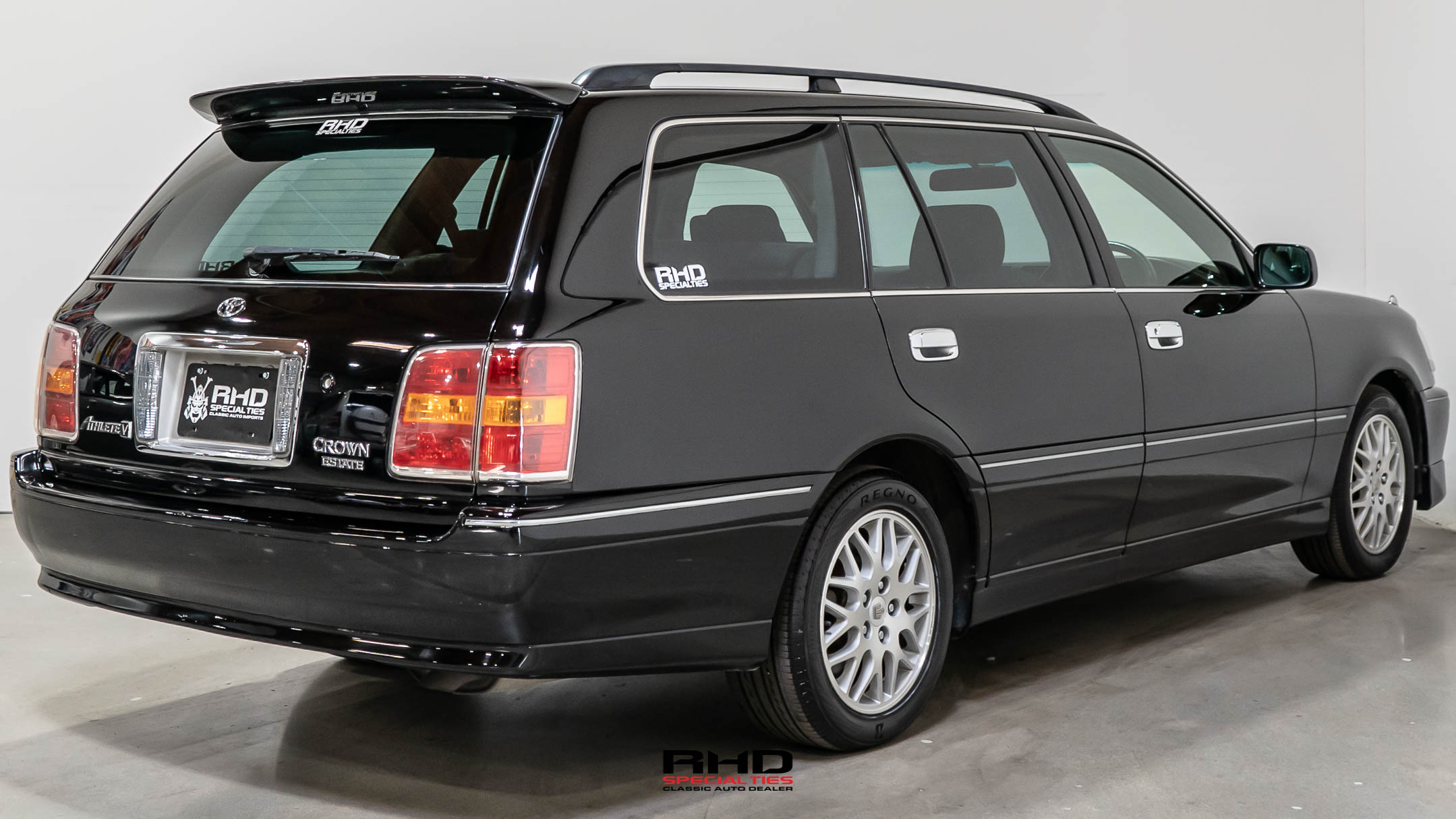 2001 Toyota Crown JDM car for sale — photo 7 of 25