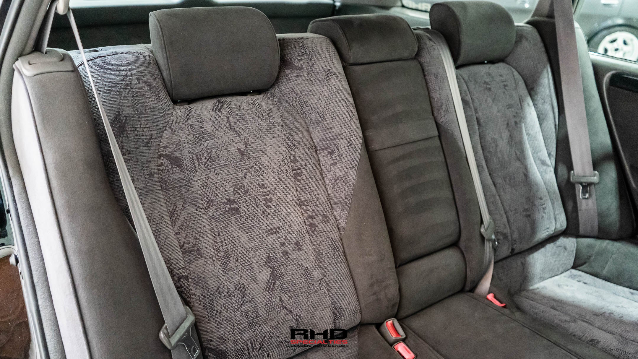 2001 Toyota Crown JDM car for sale — photo 20 of 25