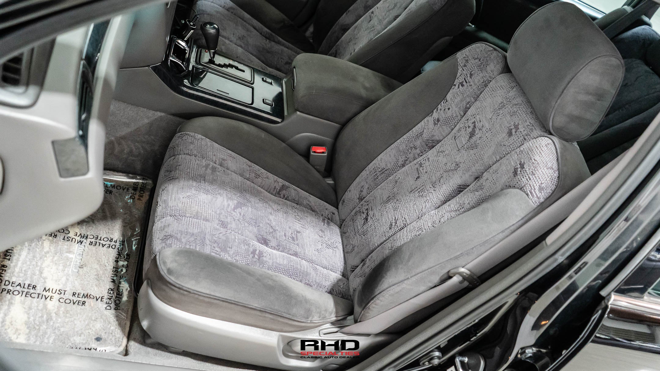 2001 Toyota Crown JDM car for sale — photo 16 of 25