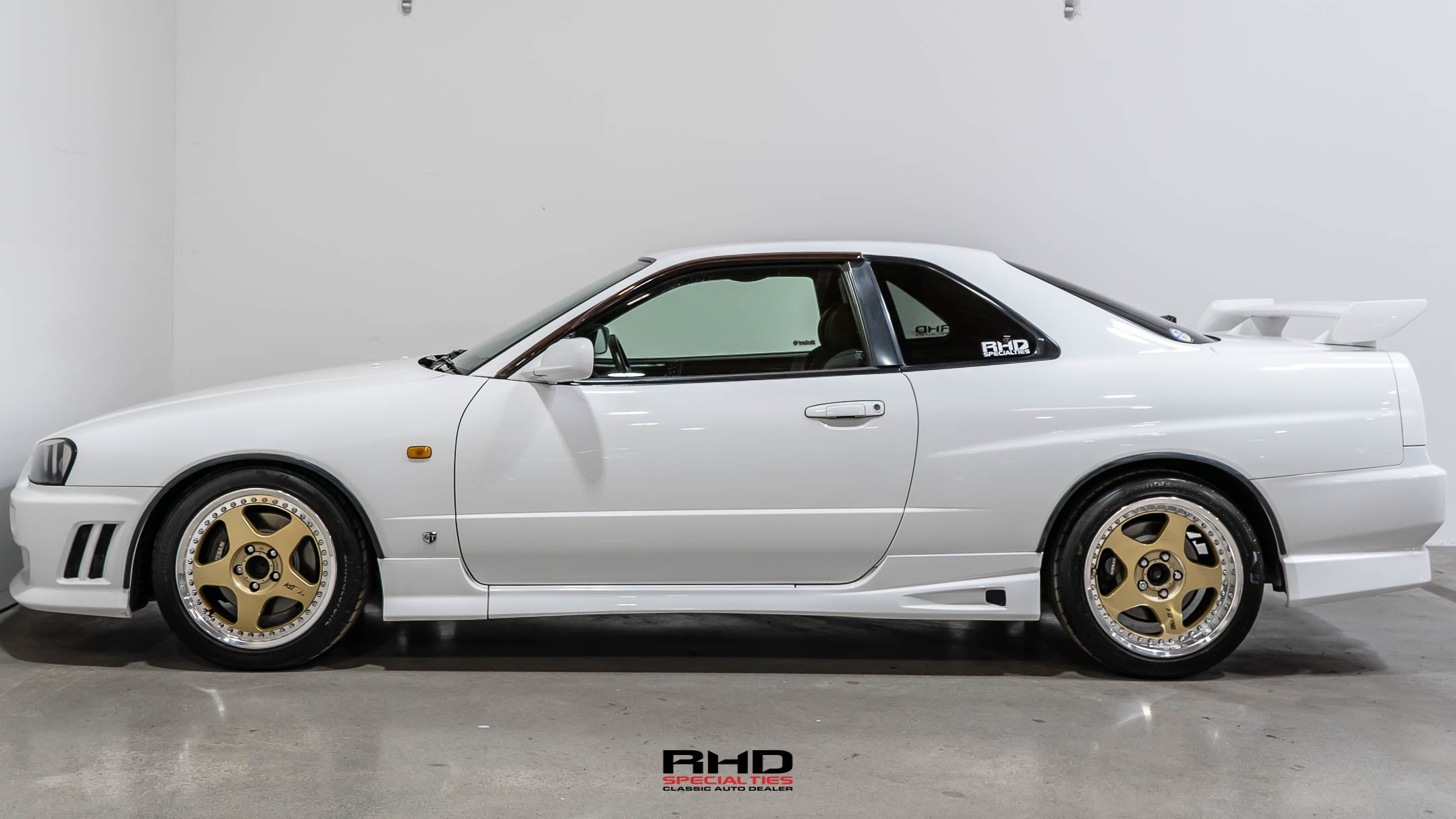 1998 Nissan Skyline JDM car for sale — photo 4 of 25