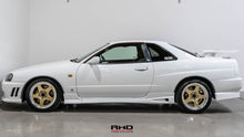 Load image into Gallery viewer, 1998 Nissan Skyline GTT
